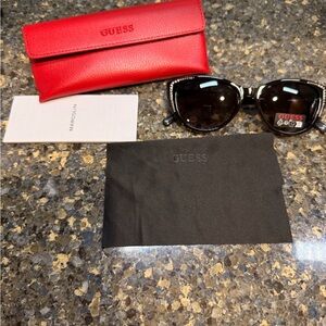 NWOT Guess Cat Eye Sunglasses Black Rhinestone Accent w/ Case